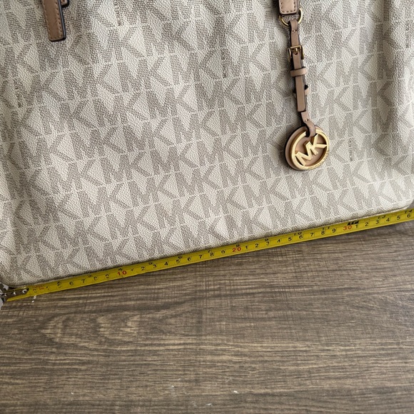 Michael Kors Beige Tote Bag - Picture 9 of 12